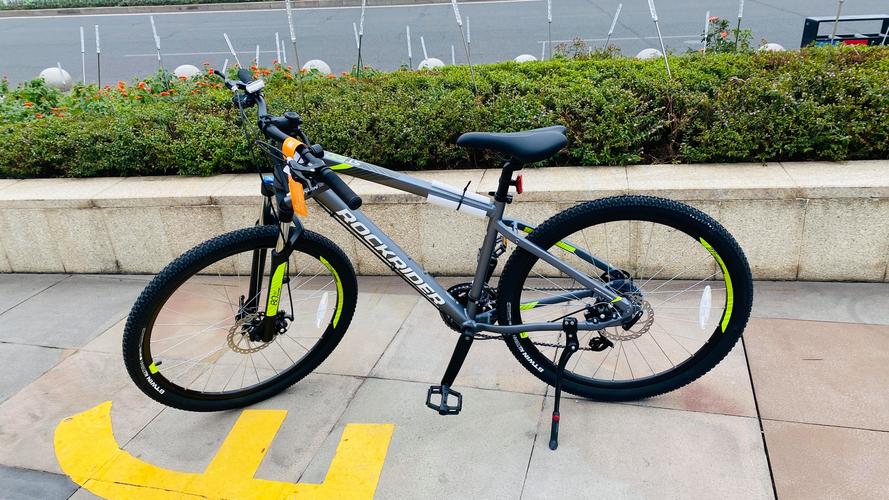 想買(mǎi)一輛山地自行車,請(qǐng)問(wèn)喜德盛的英雄600和迪卡儂的st520 兩個(gè)價(jià)格差